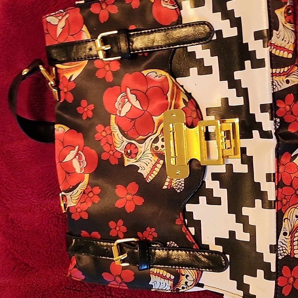 Purse with skulls 💀
